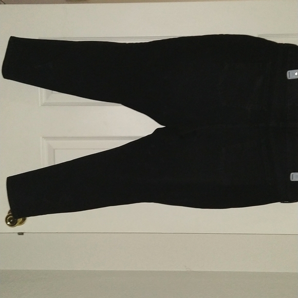 Time and Tru 20P High Rise Curvy Jeans - Picture 2 of 2